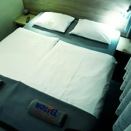 Bialy Slon Hostel *