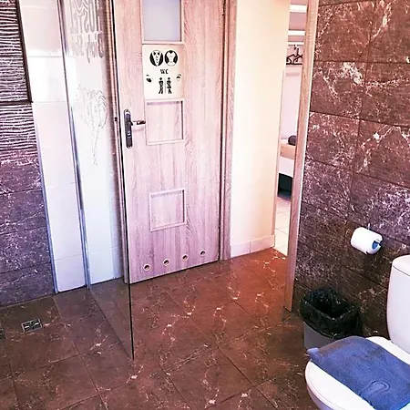 Bialy Slon Hostel *