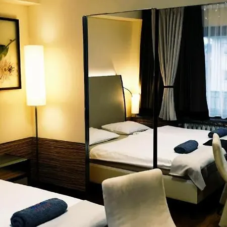Hostel Biały Słoń *